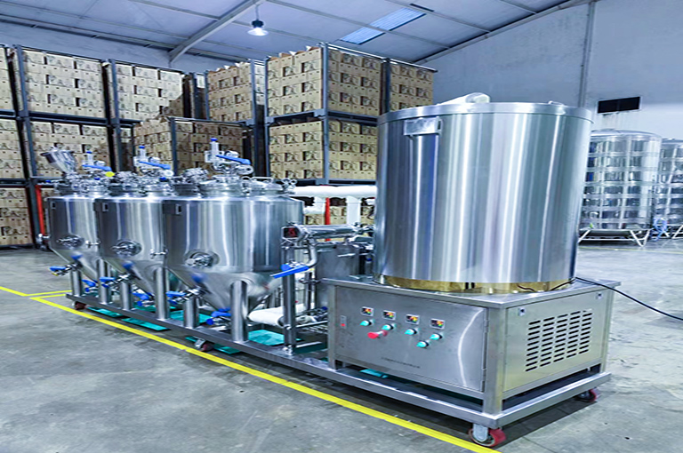 小型精酿啤酒设备 小型精酿啤酒设备